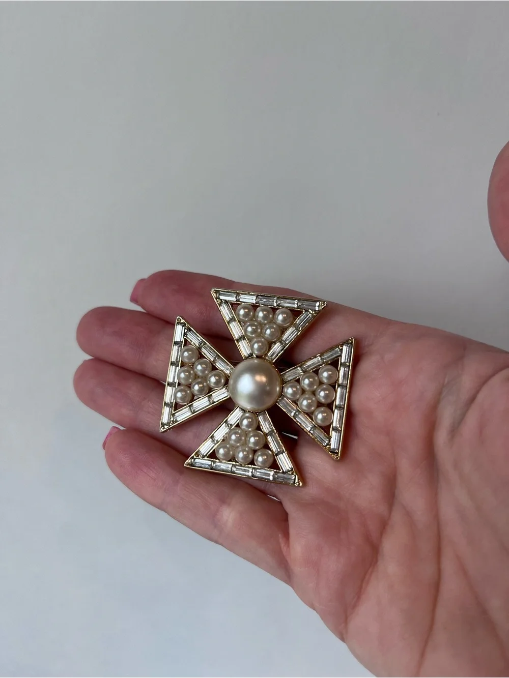 Vintage Maltese Cross Gold Tone Faux Pearl Brooch